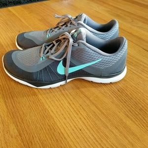 Like new Nike sneakers